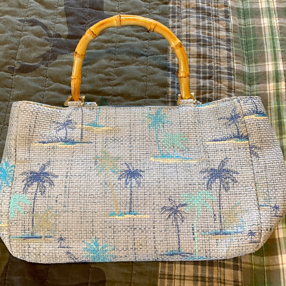 Straw bag with wooden handles